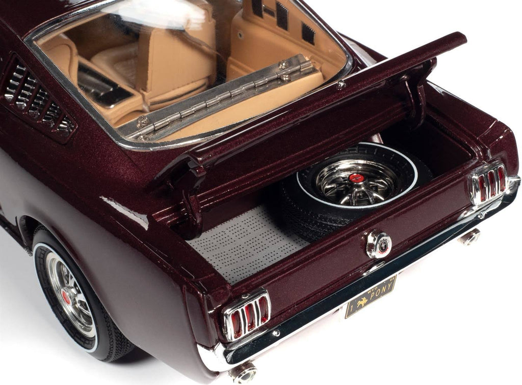 1:18 Scale 1965 Ford Mustang 2+2 Diecast Model Y741378