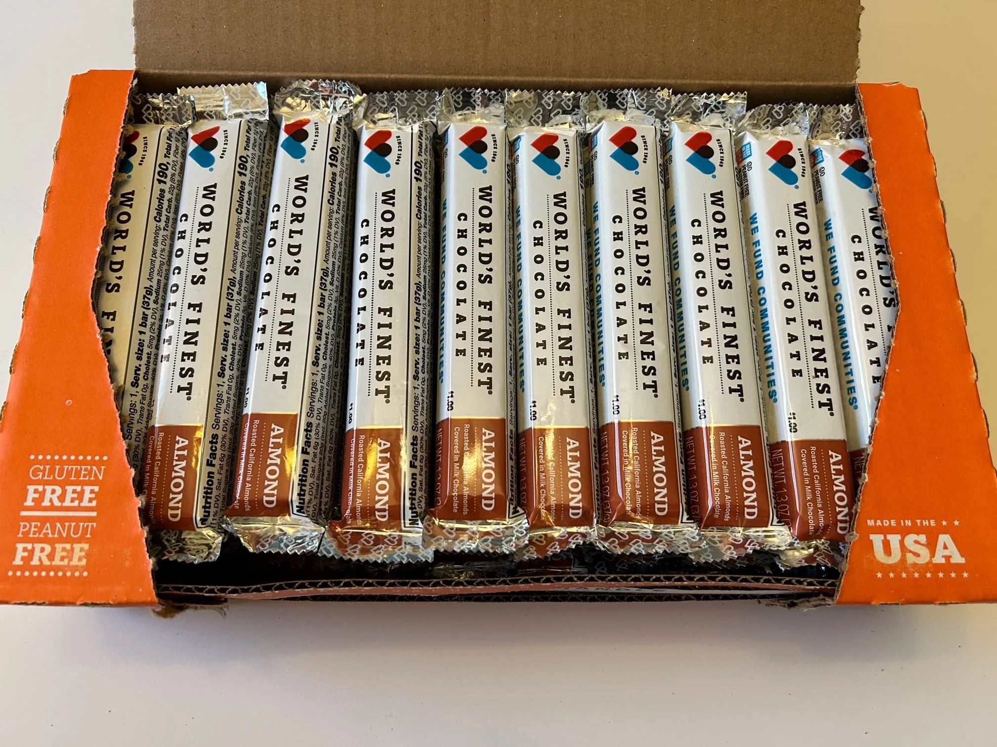 Milk Chocolate with Almonds Bars Z238