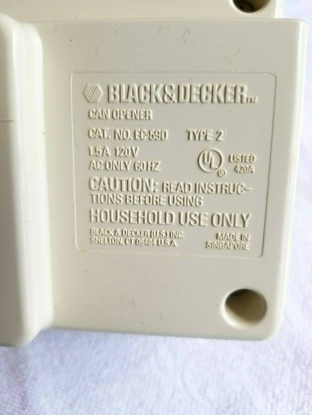 Black Under Cabinet Electric Can Opener Q607555
