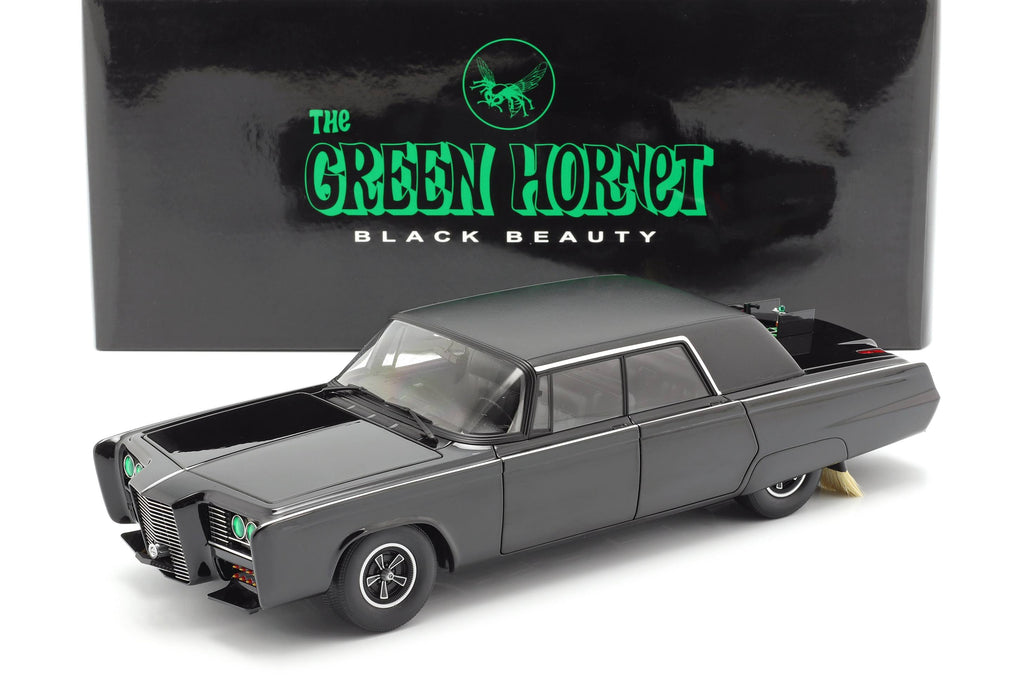 Black 1/18 Diecast Model Car R9135