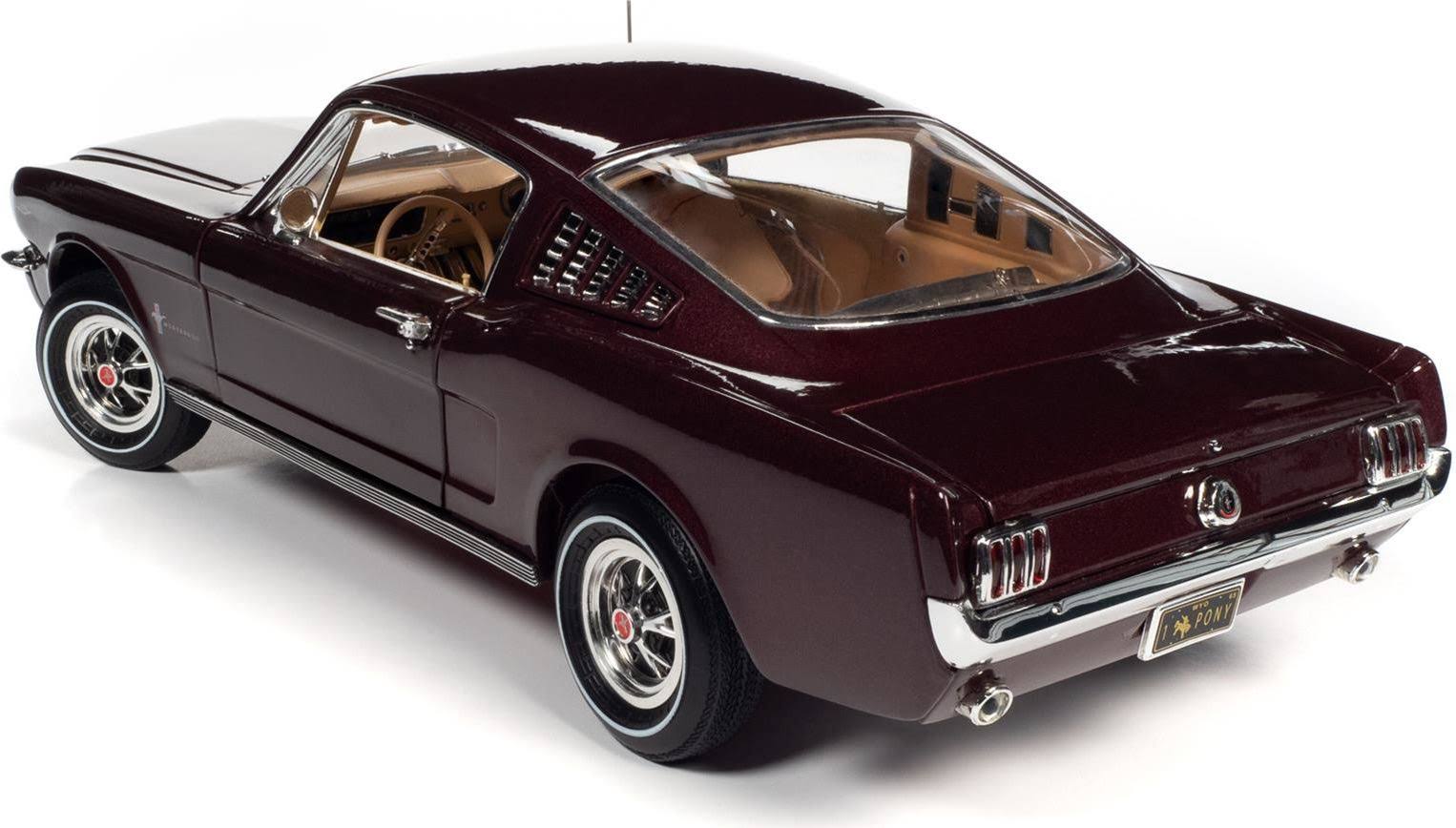 1:18 Scale 1965 Ford Mustang 2+2 Diecast Model Y741378