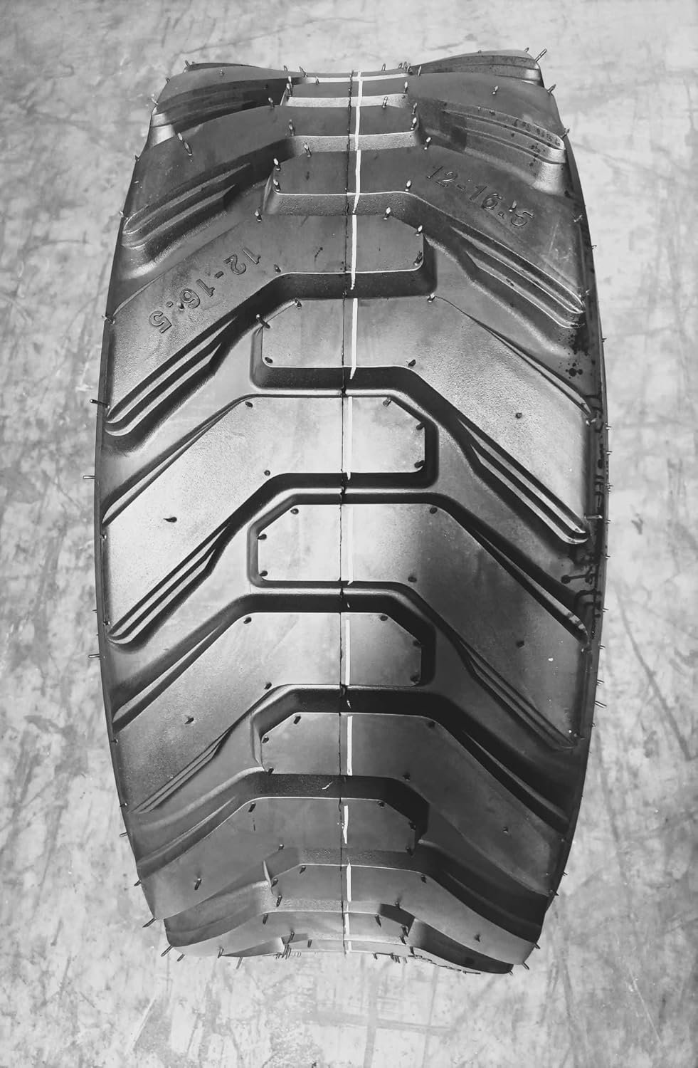 12-16.5 14PLY R-4 Tubeless Tires I565539
