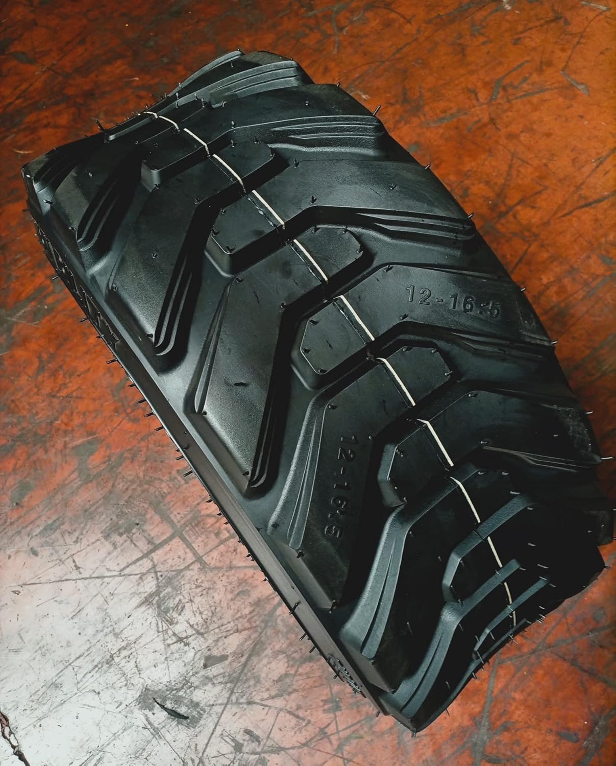 12-16.5 14PLY R-4 Tubeless Tires I565539