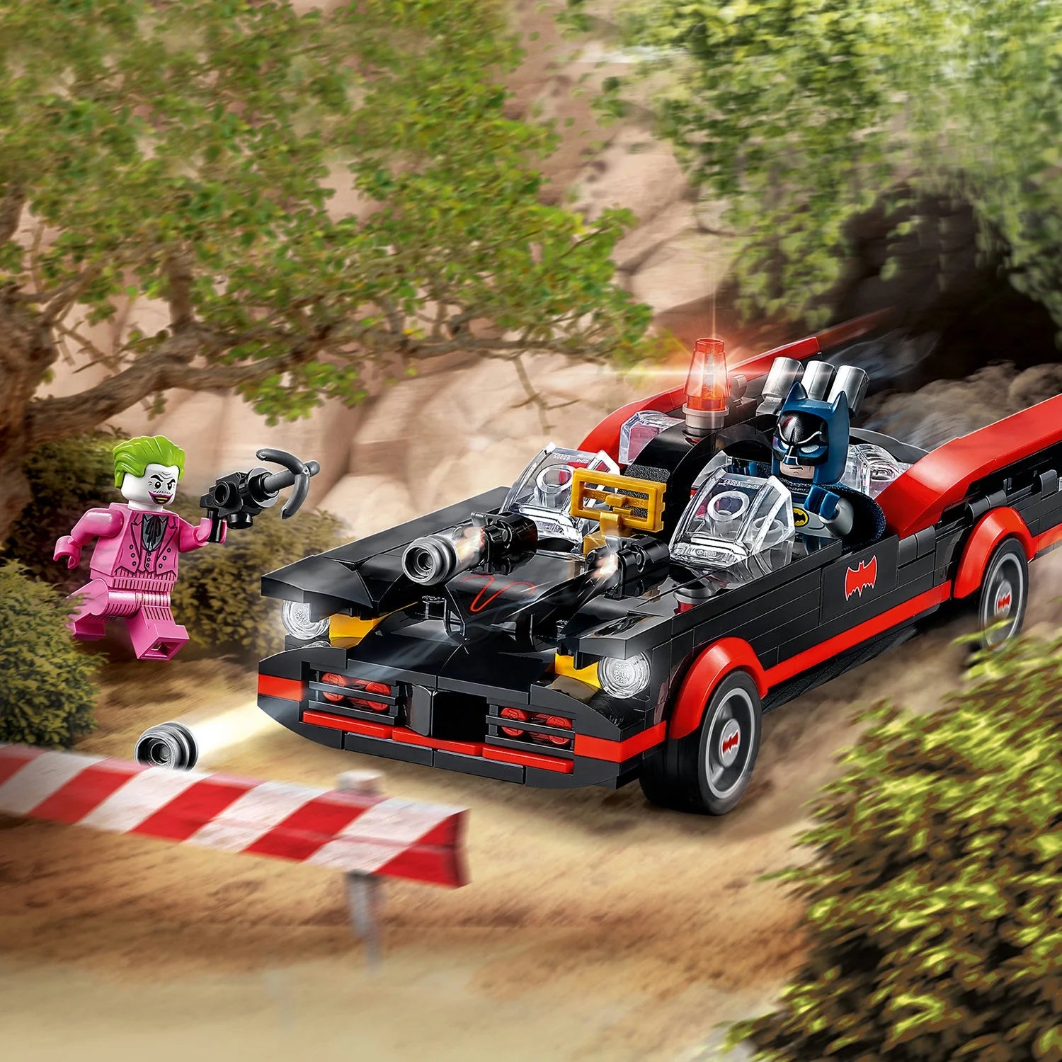 Batmobile Building Toy (345 Pieces) Q733438