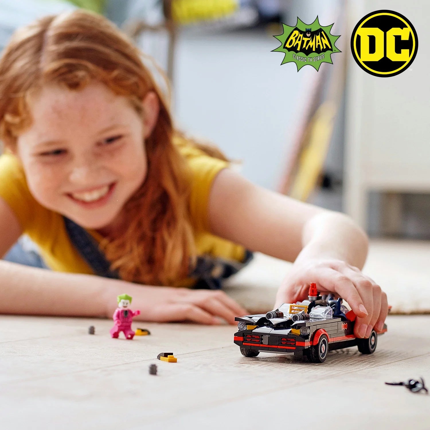 Batmobile Building Toy (345 Pieces) Q733438