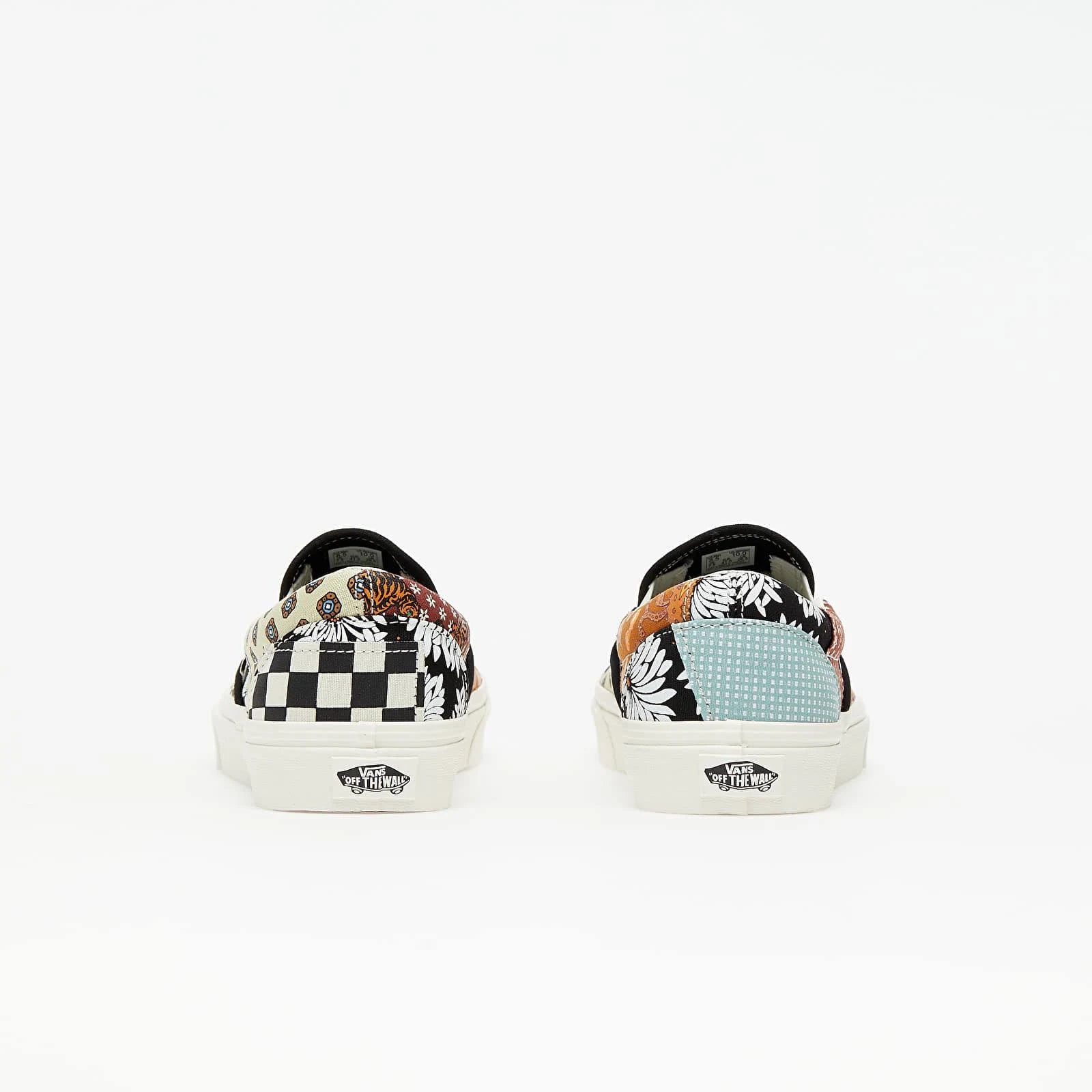 Black/True White Slip-On Shoes T49088