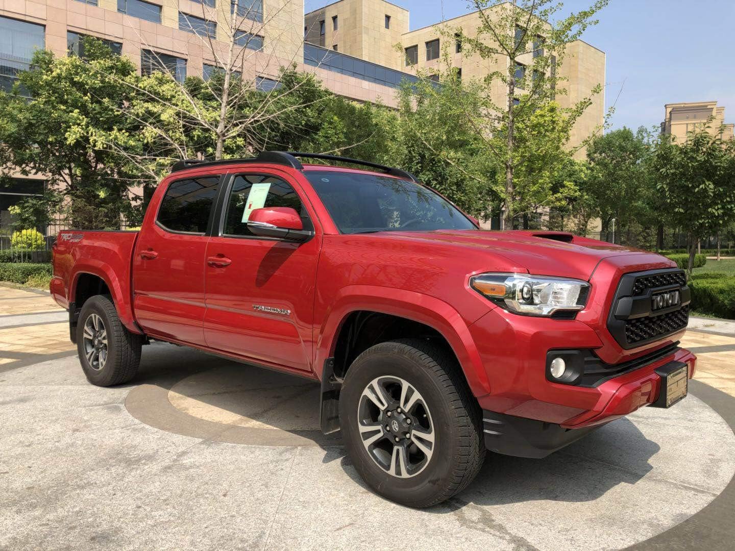 Roof Rack Cross Bars for Toyota Tacoma Double Cab Crew Cab J126100