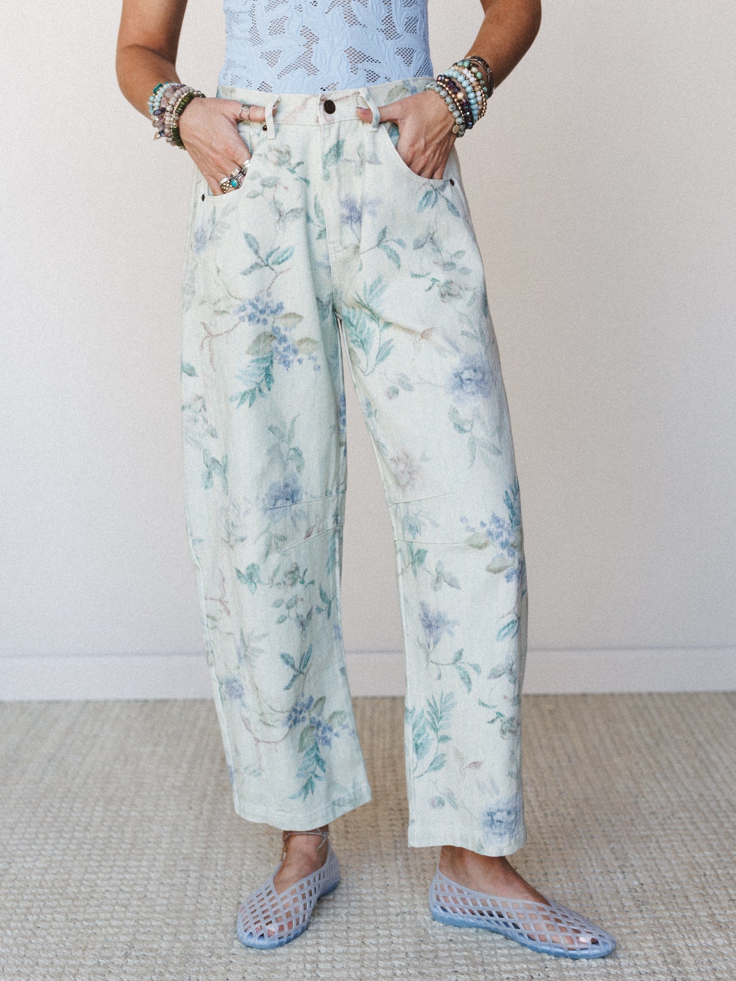 Decades Of Florals Barrel Jeans - Blue