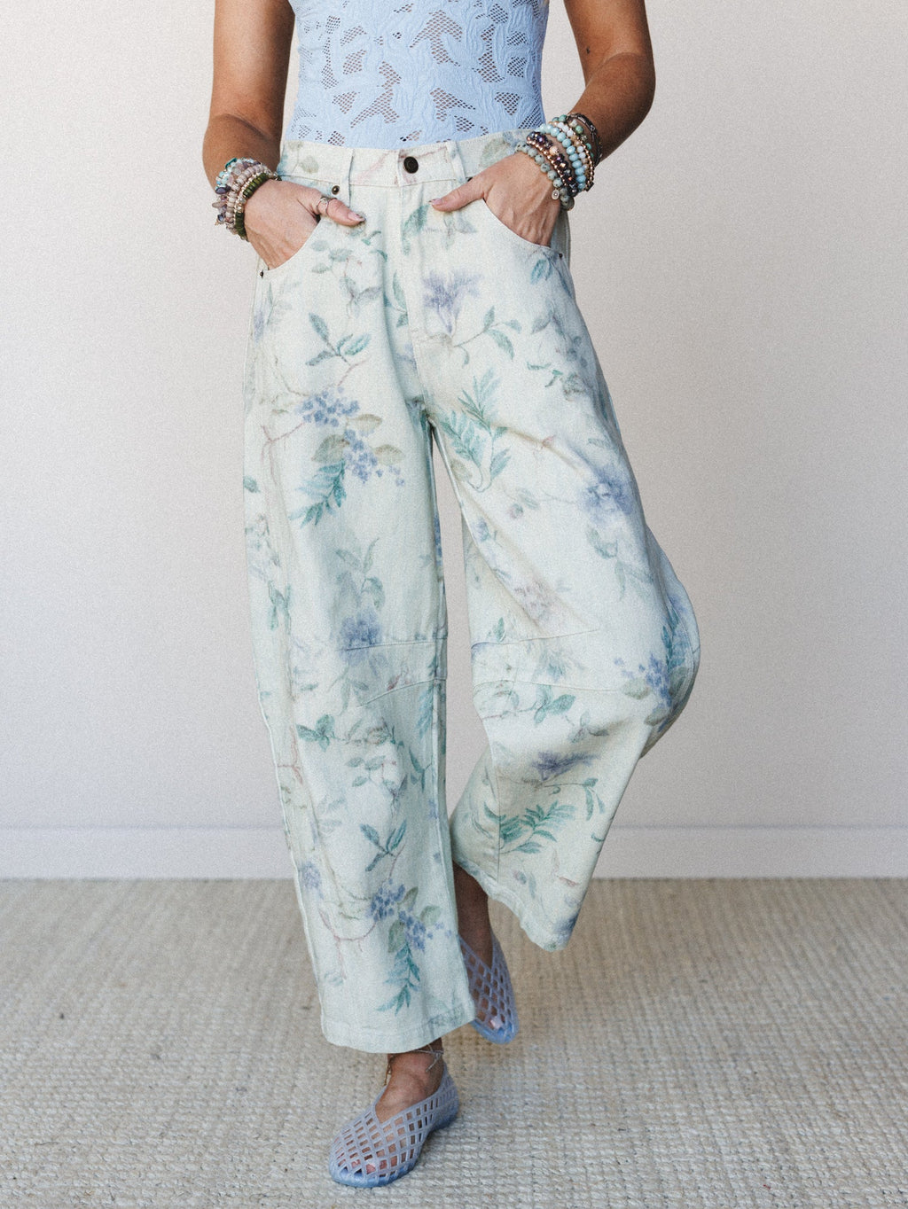 Decades Of Florals Barrel Jeans - Blue