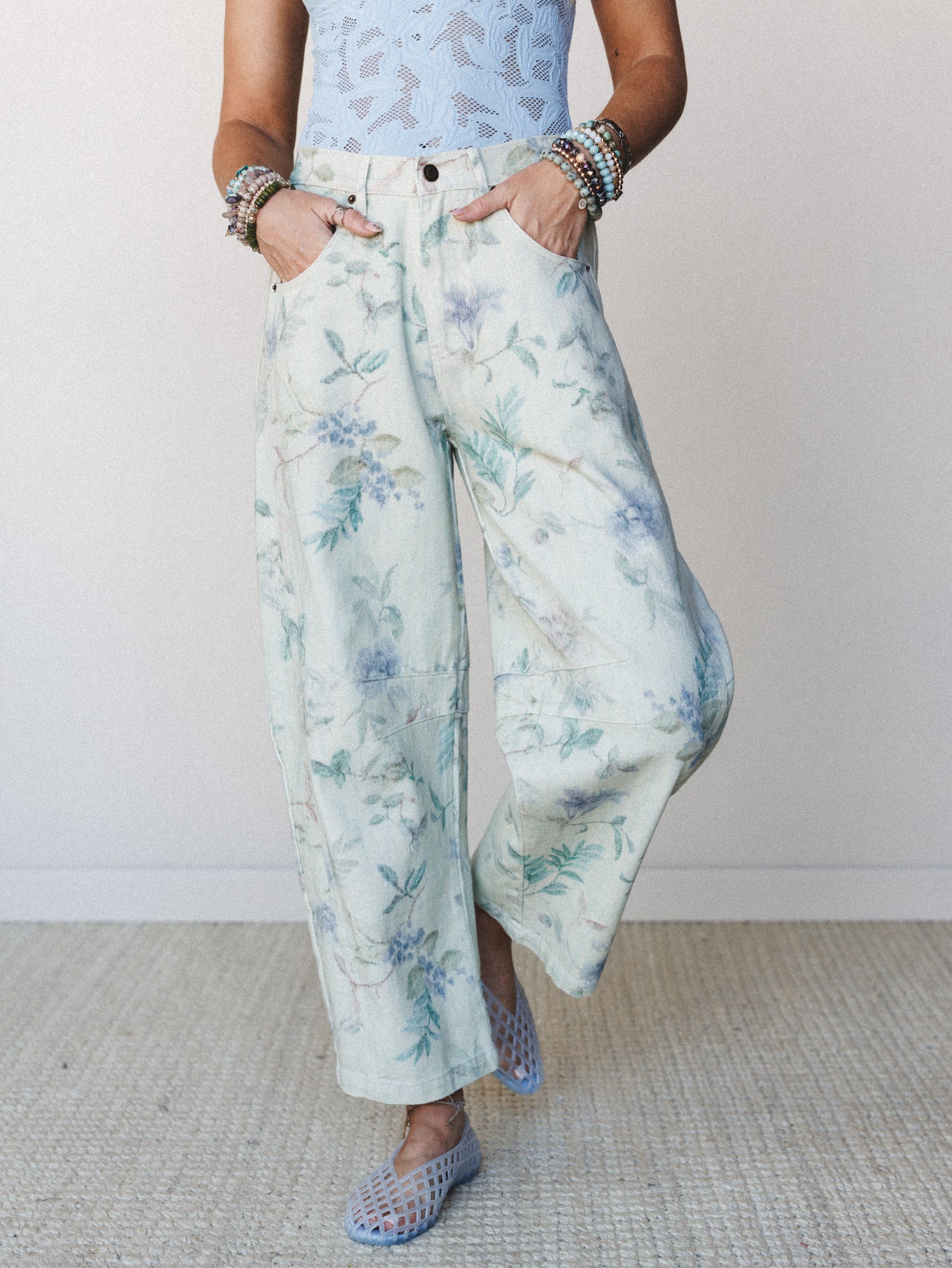 Decades Of Florals Barrel Jeans - Blue
