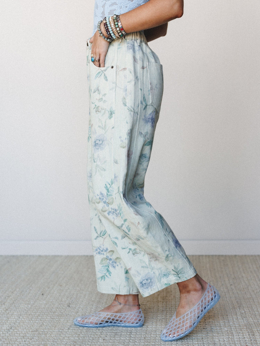 Decades Of Florals Barrel Jeans - Blue
