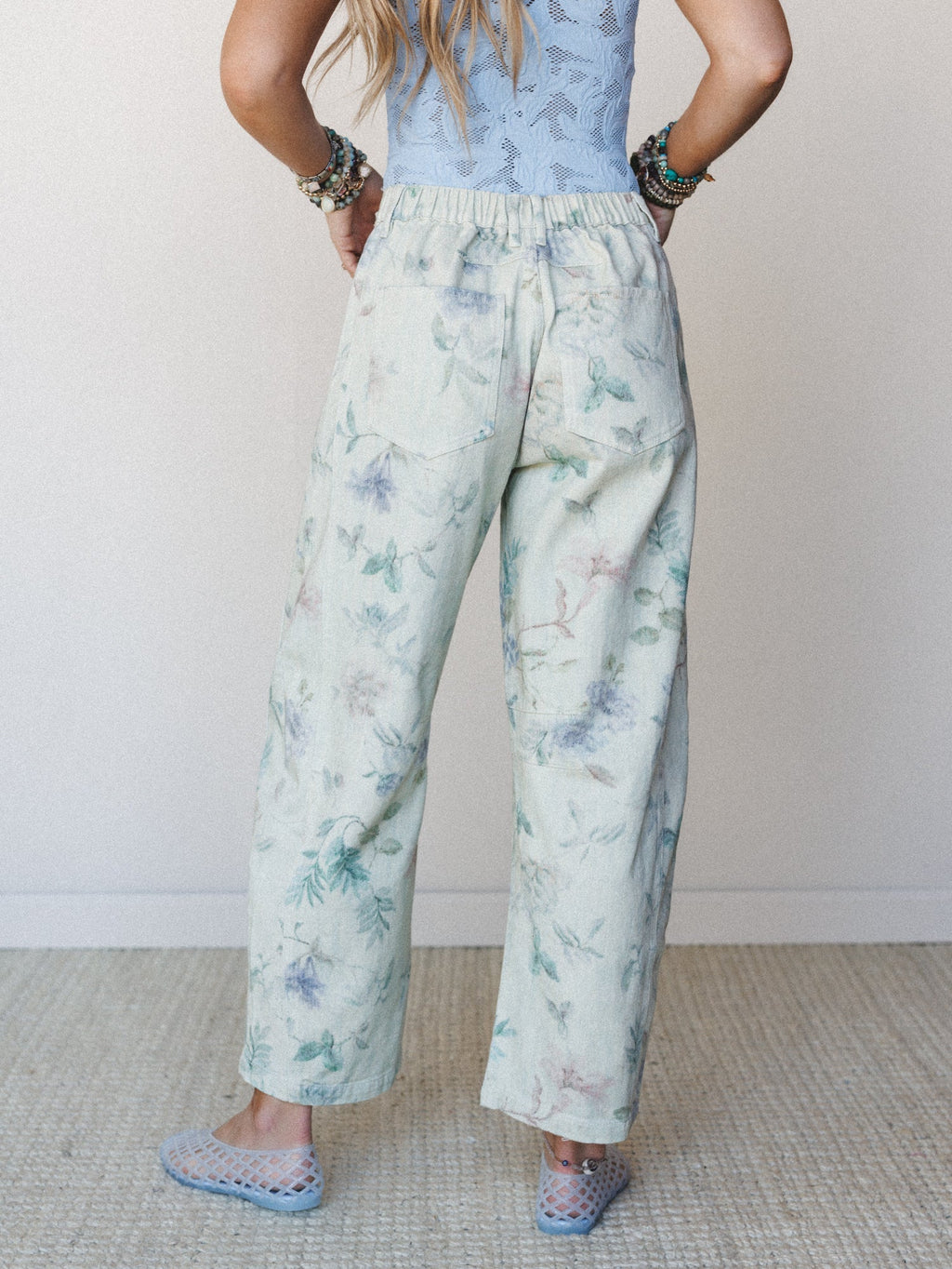 Decades Of Florals Barrel Jeans - Blue