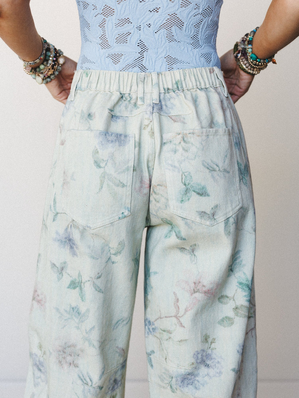 Decades Of Florals Barrel Jeans - Blue