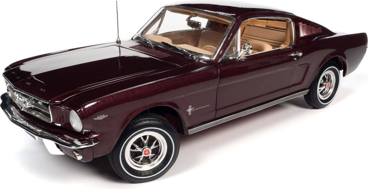 1:18 Scale 1965 Ford Mustang 2+2 Diecast Model Y741378