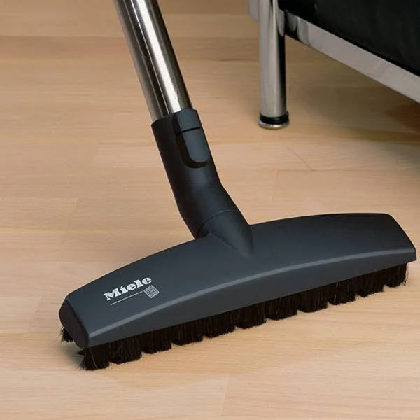 Mango Red Canister Vacuum G7353