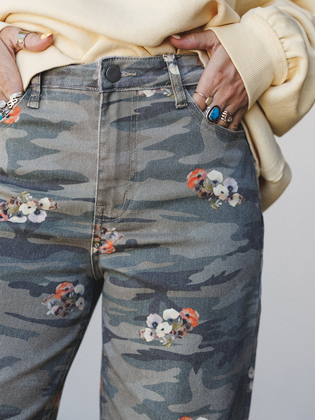 Fight for Flowers Pants - Olive