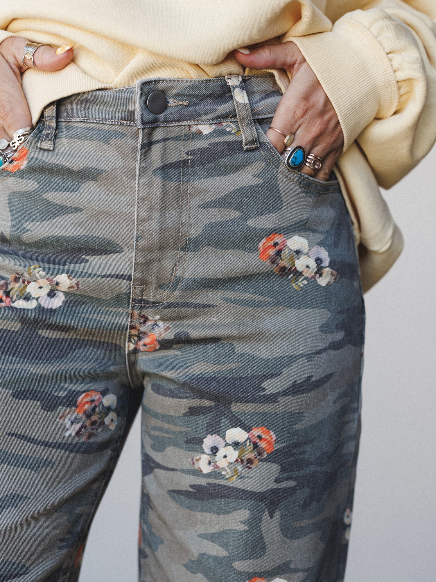 Fight for Flowers Pants - Olive