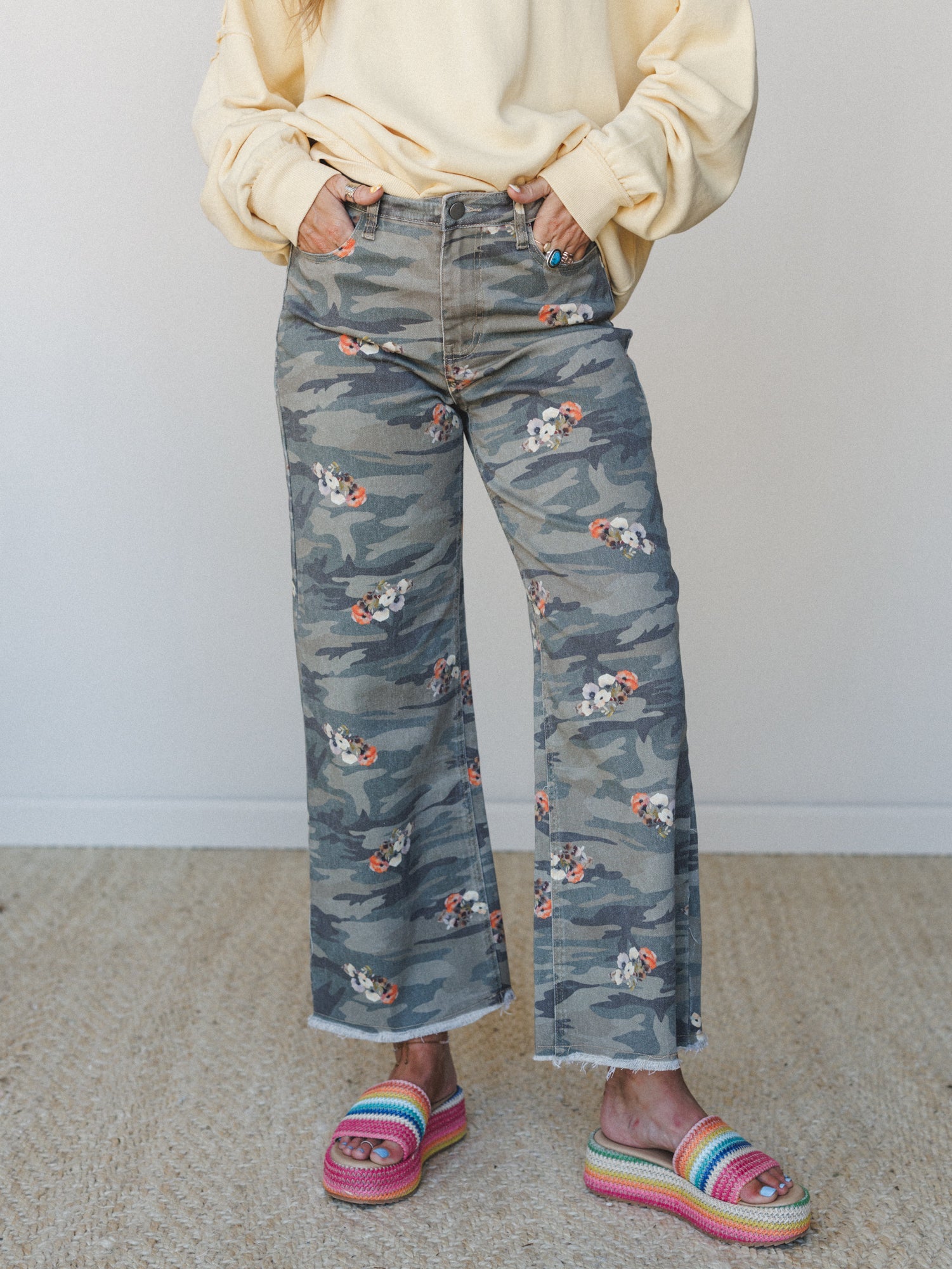 Fight for Flowers Pants - Olive