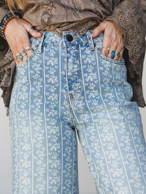 Amber Field Jeans - Washed Denim
