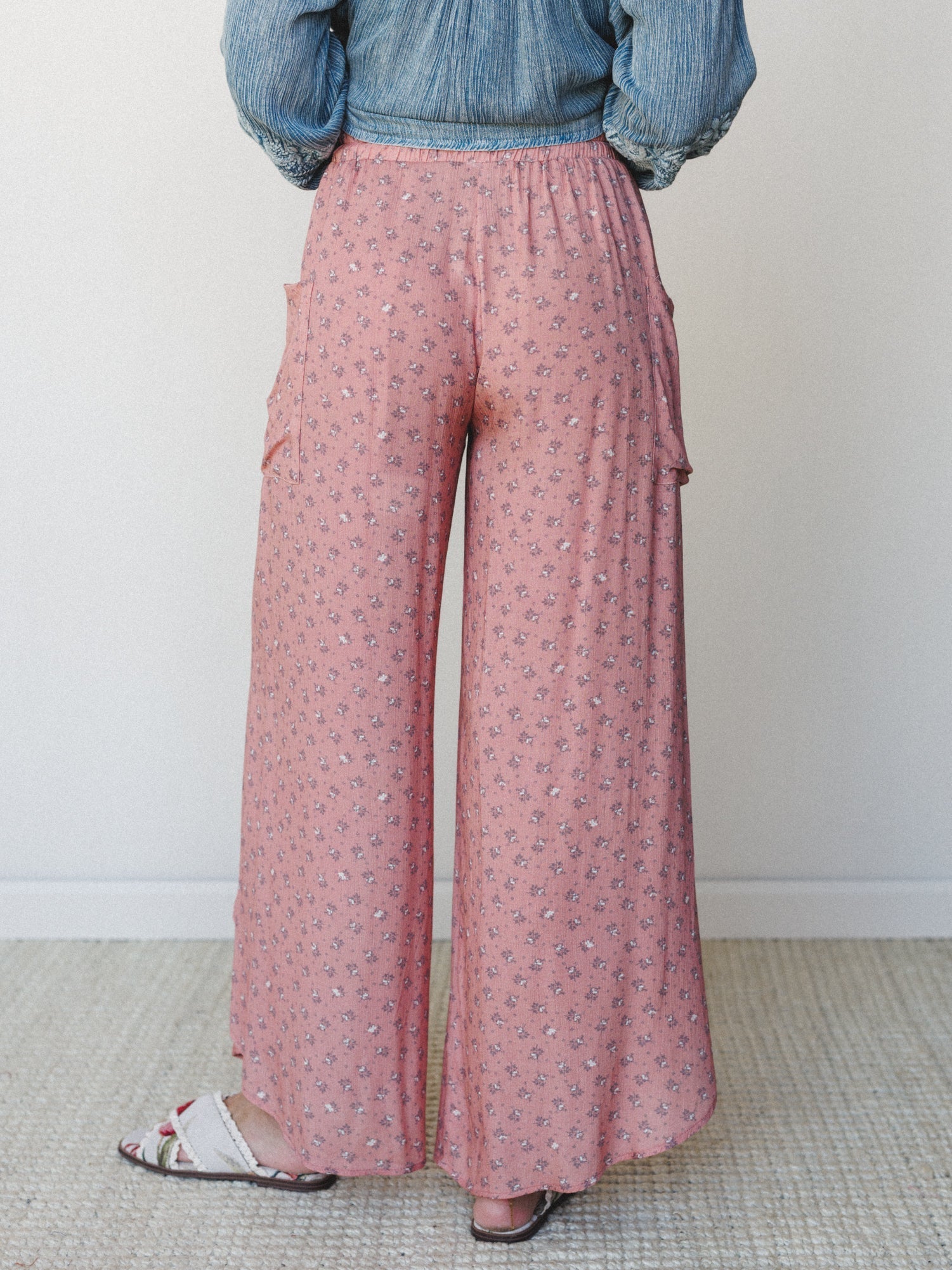 The Nest Wandering Flower Side Slit Pant - Clay