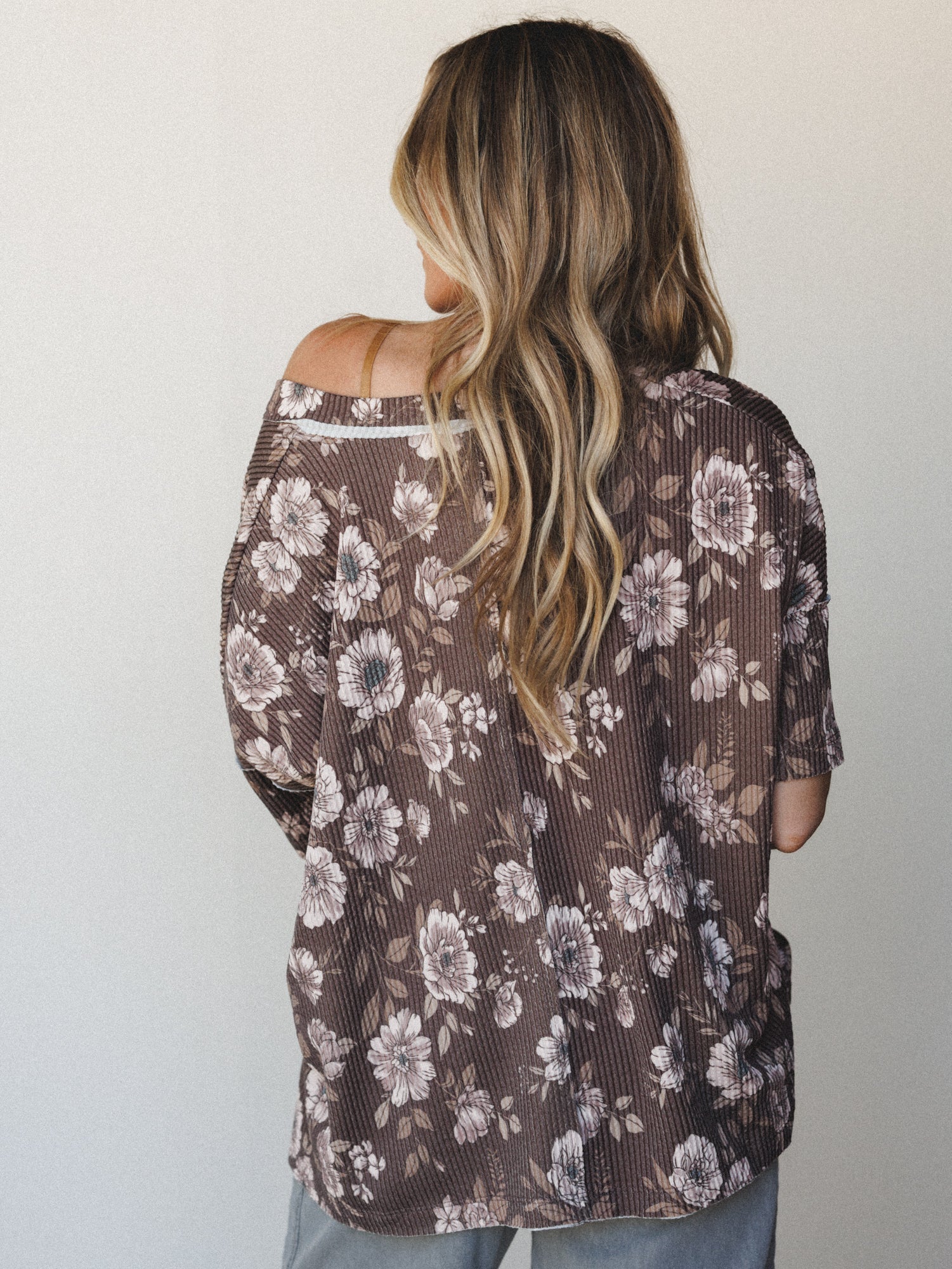 The Nest On The Go V Neck Ribbed Essential Tee - Brown