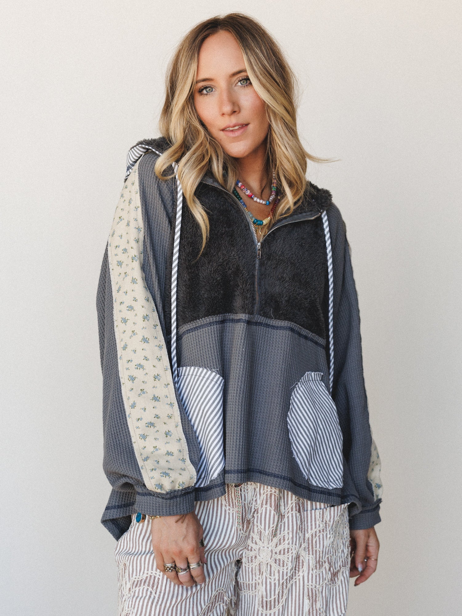 Summit Star Fleece Top - Charcoal