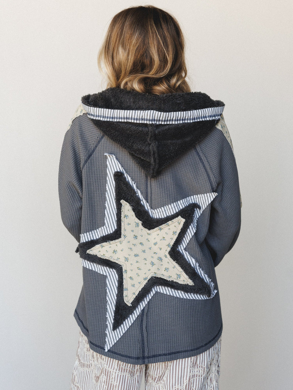 Summit Star Fleece Top - Charcoal