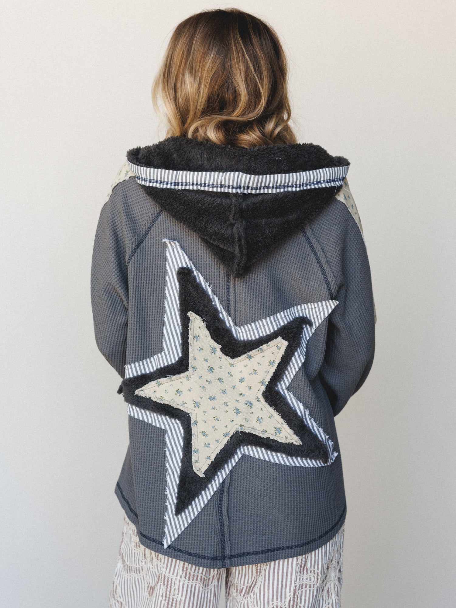 Summit Star Fleece Top - Charcoal