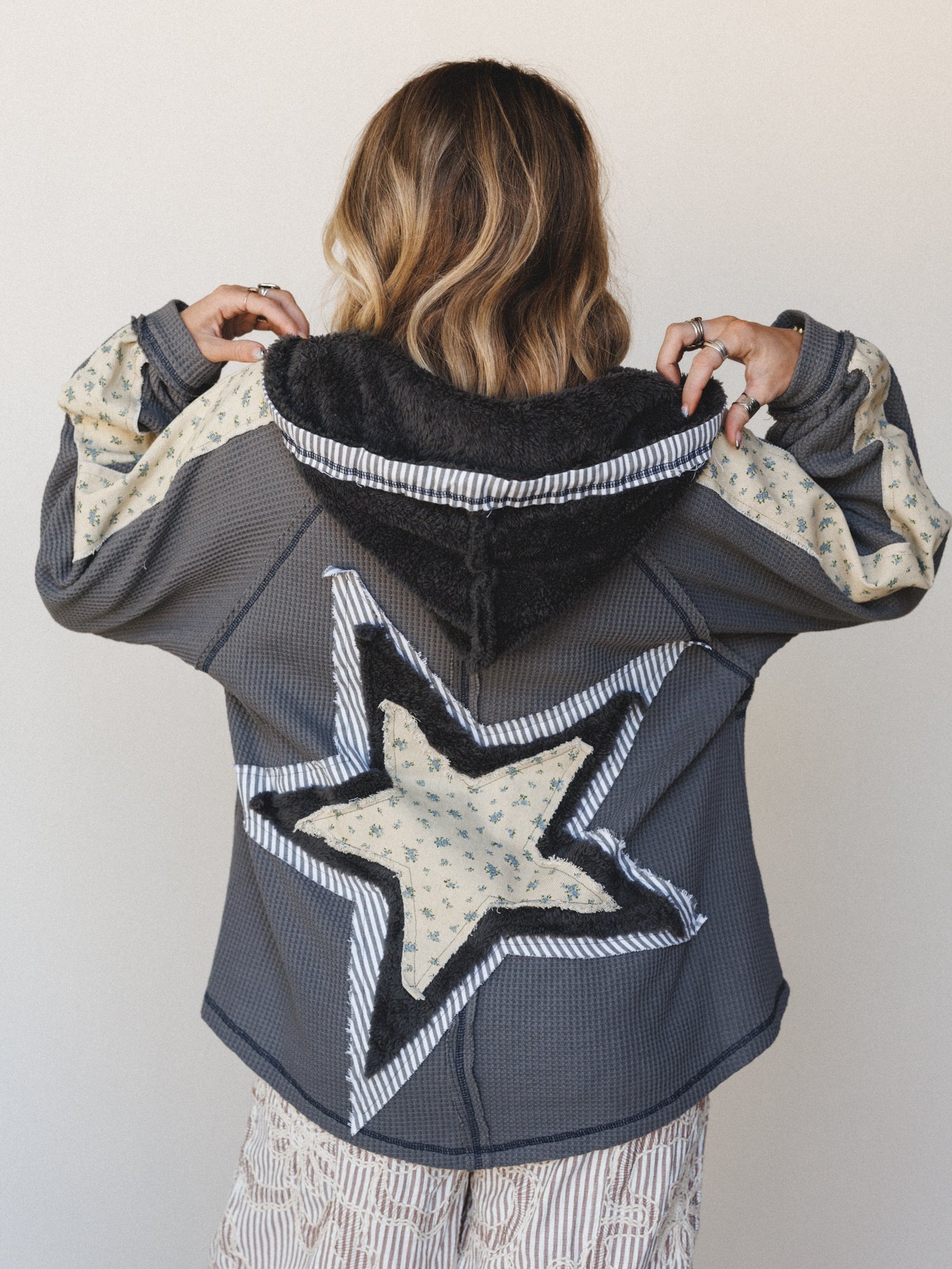 Summit Star Fleece Top - Charcoal